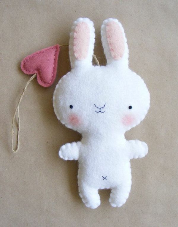 Простейшие игрушки своими руками фото Filz Osterhasen basteln - so können Sie Ihre Osterdeko nähen Felt bunny, Felt cr