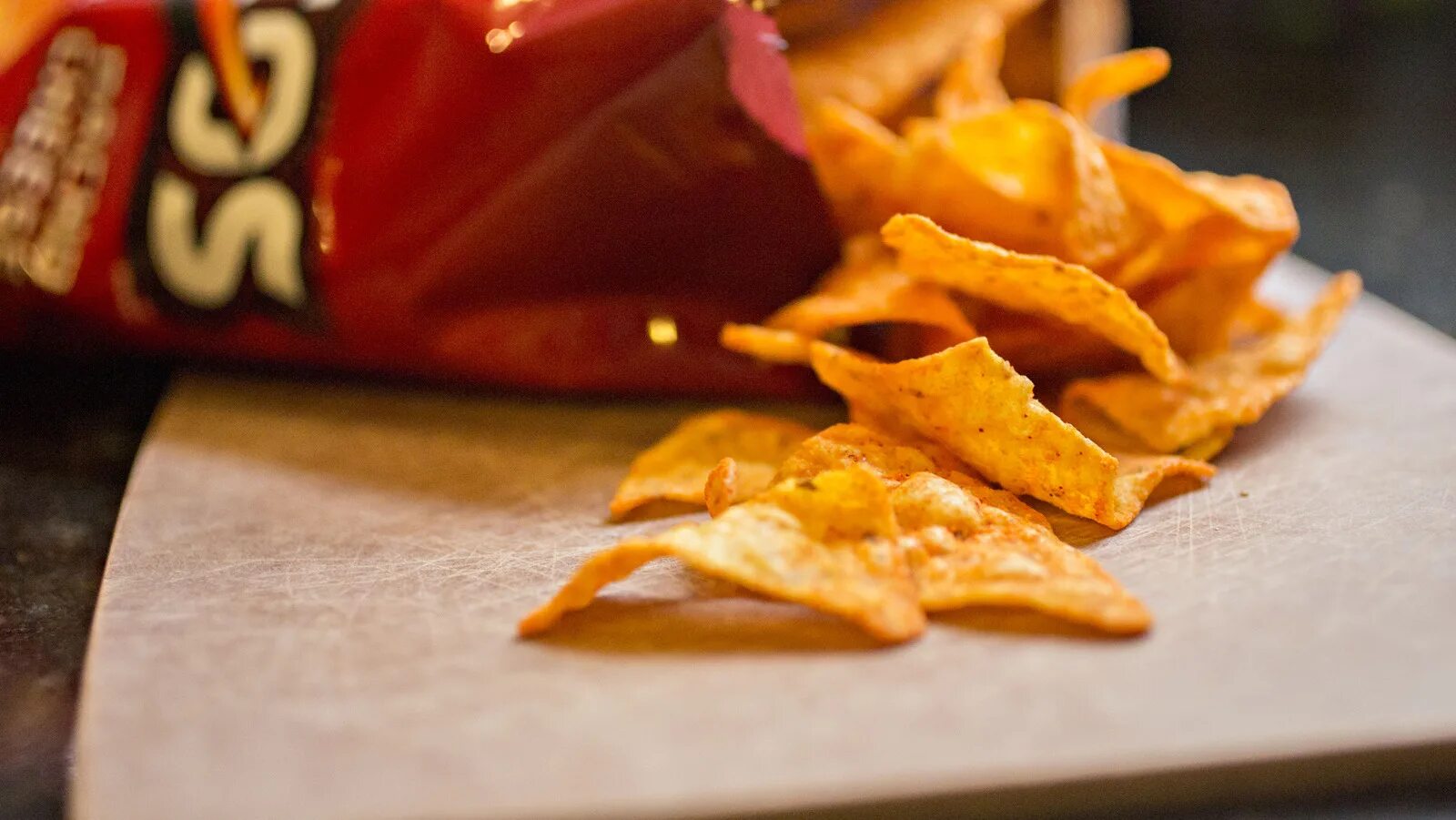 Просто чипсы фото We Have Disneyland To Thank For The Invention Of Doritos