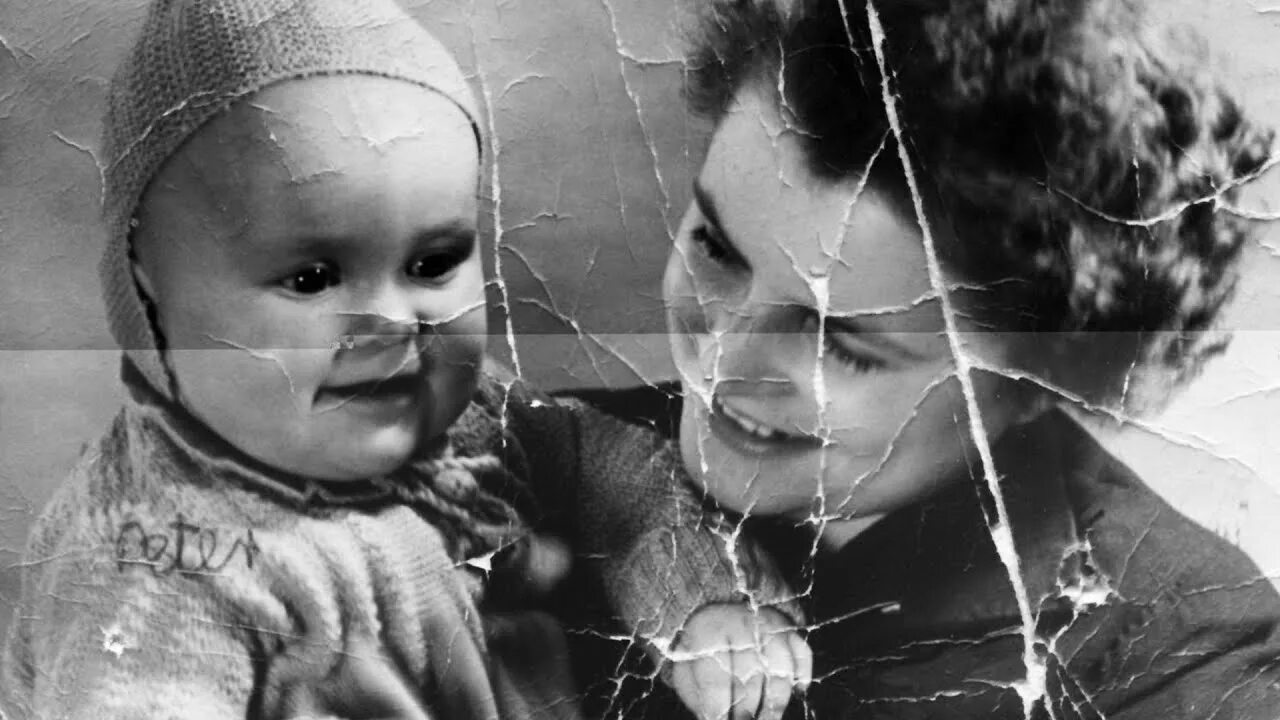 Просто старые фото BADLY damaged baby photo SAVED! - YouTube