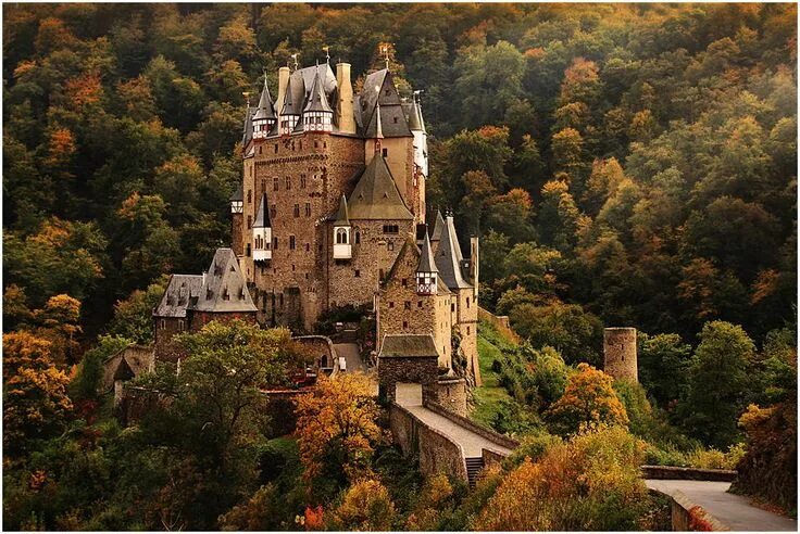 Просто замки фото Eltz Castle Germany castles, Beautiful castles, Castle