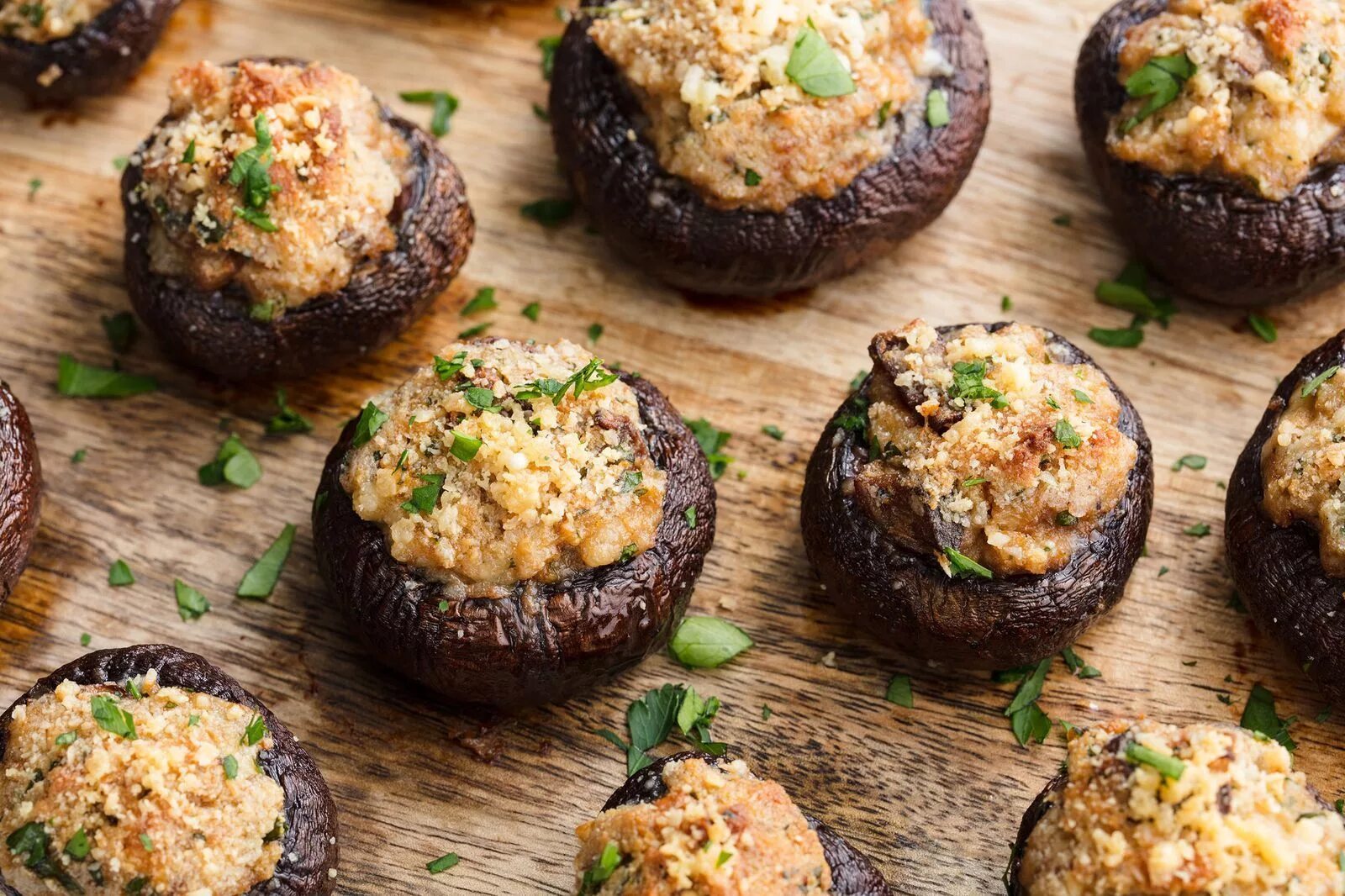 Простое блюдо из шампиньонов с фото These Stuffed Mushrooms Are The Poppable-App Your Holiday Guests Will Love Recet