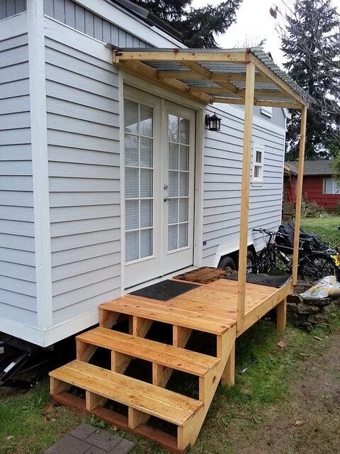 Простое крыльцо для дачи своими руками Pin by i from the future on home *ideas&diy House with porch, Tiny house porch, 