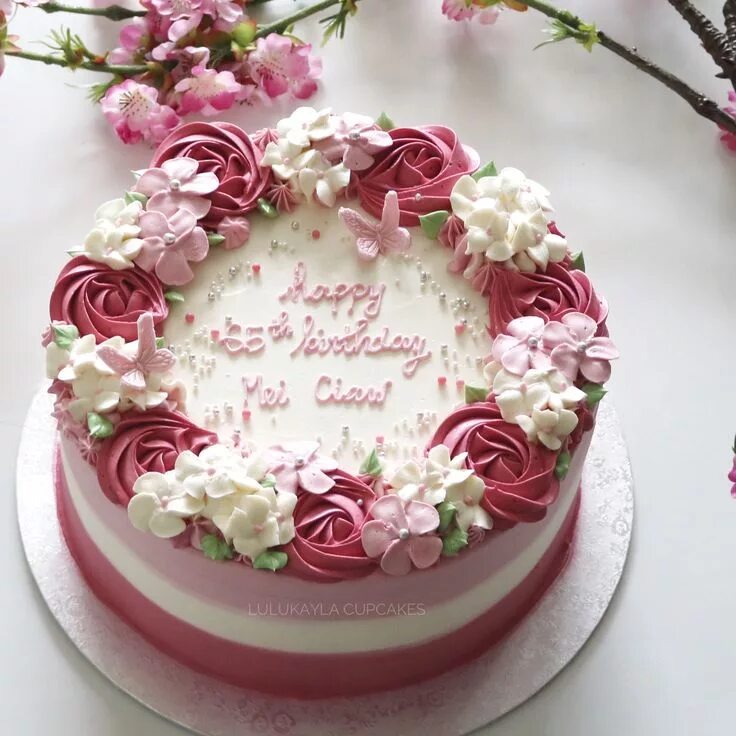 Простое оформление торта для женщины Flower buttecream cake Kue cantik, Kue tart, Kue