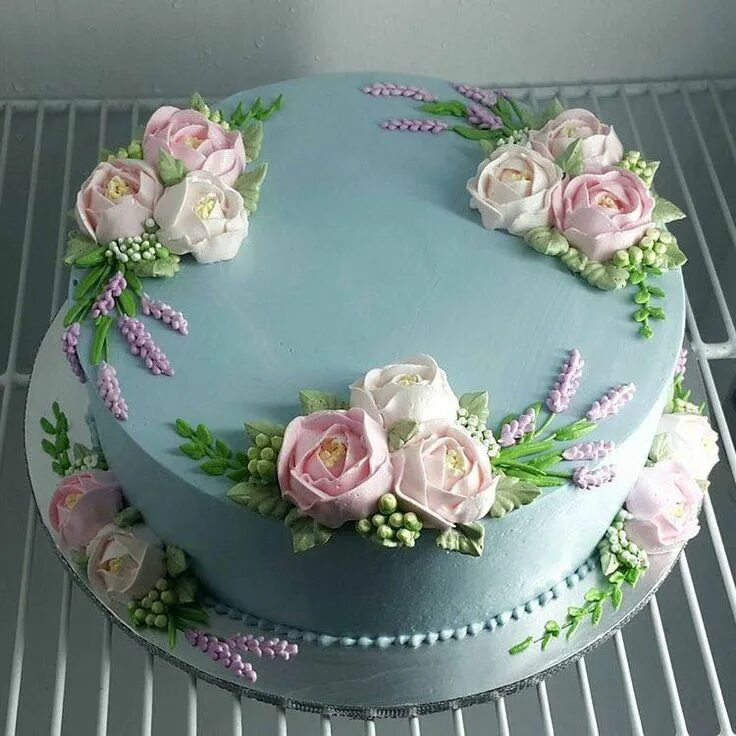 Простое оформление торта для женщины Pin on Buttercream Cakes & Flowers Cake decorating frosting, Buttercream decorat