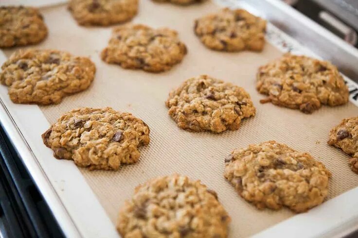 Простое овсяное печенье рецепты с фото These Oatmeal Chocolate Chip Cookies Achieve Cookie Greatness With Brown Butter 