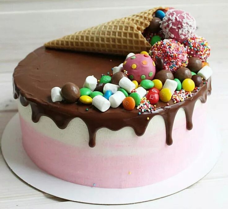 Простой декор для детского торта #торты #тортыназаказ #тортнаденьрождения #тортынедорого #cakes #пекарнямеланж Ea