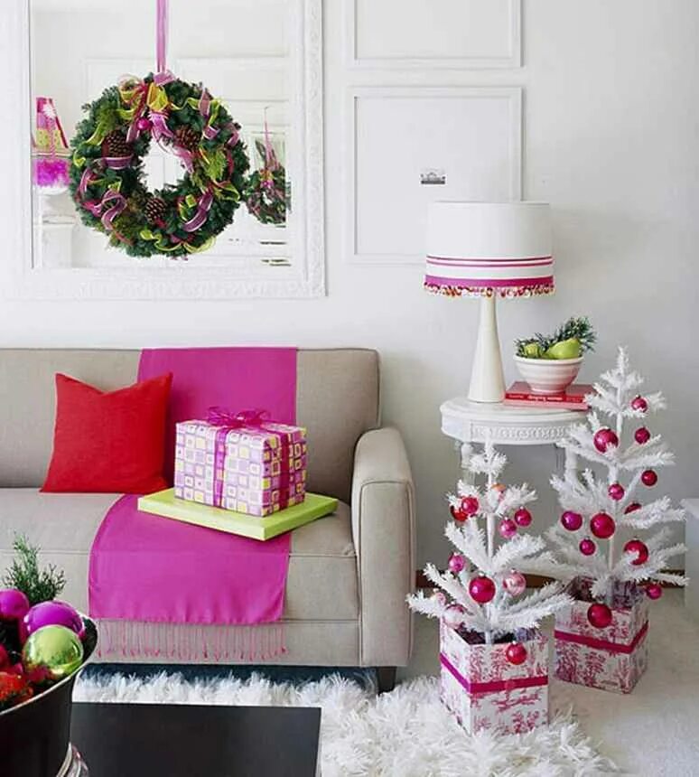 Простой декор для дома Image Detail for - Living room with modern Christmas decorations Christmas decor