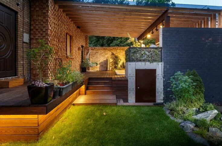 Bowden house homify Small courtyard gardens, Minimalist garden, Courtyard garden