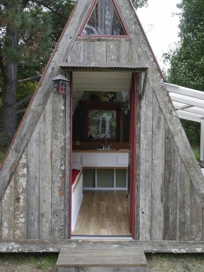 Простой дом своими руками фото $1,200 Transforming A-frame Cabin A frame cabin, Shed to tiny house, Tiny house 