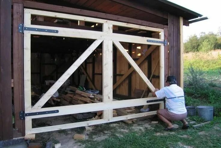 Простой гараж своими руками фото Ворота двухстворчатые на фото. Barn style garage doors, Garage doors, Barn doors