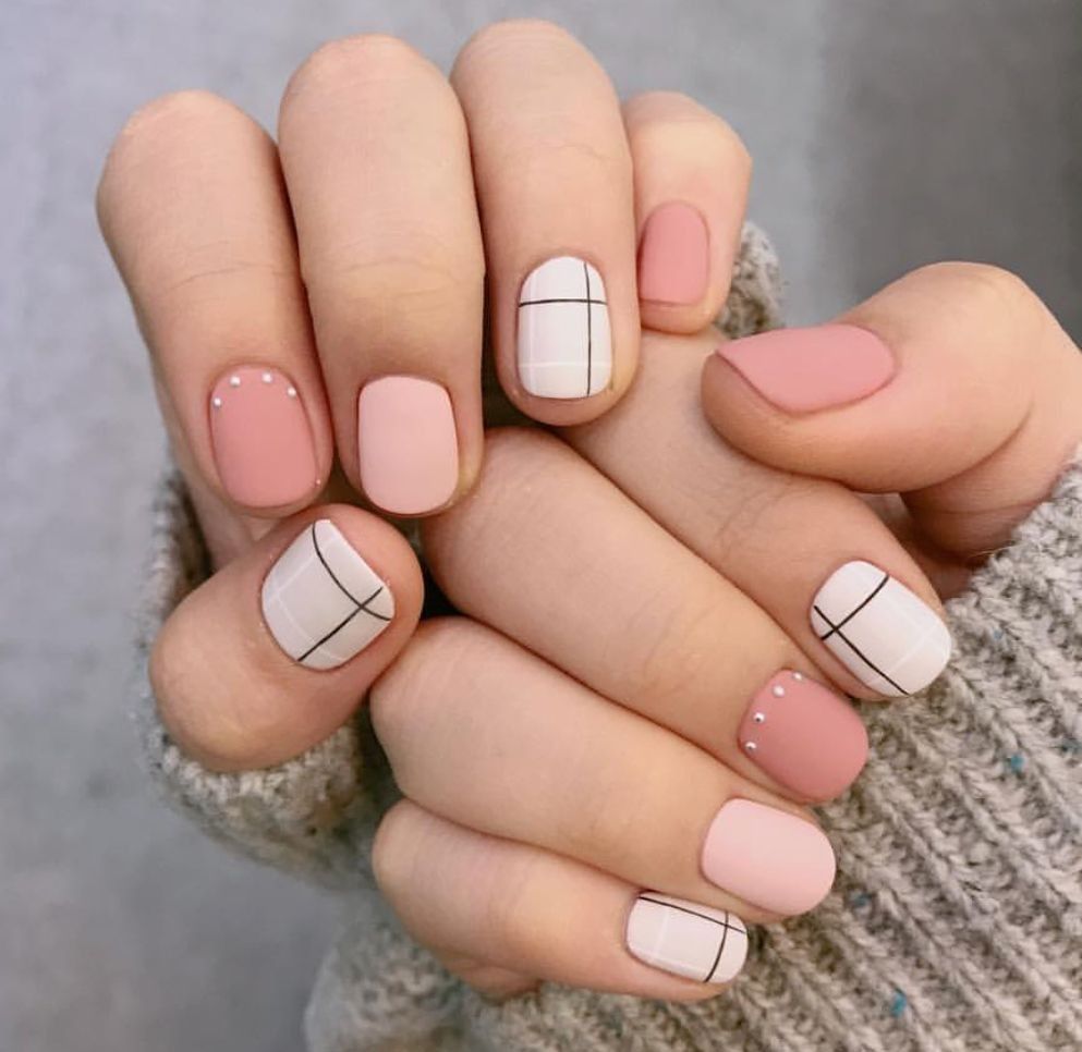 Простой красивый маникюр на коротких Pin by astro ᯓ ★ on -`ˏ nails `ˎ- Short acrylic nails, Cute spring nails, Pretty