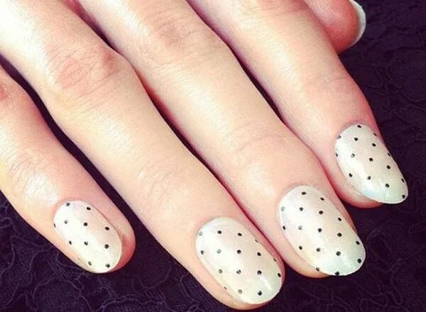 Простой маникюр фото Perfect Lady - red&white&black nail.JPG Unghie carine, Polka dot, Unghie facili