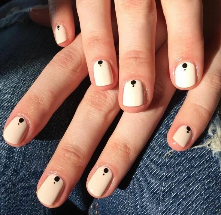 Простой маникюр на короткие P & B nails Dot nail designs, Dots nails, Dot nail art