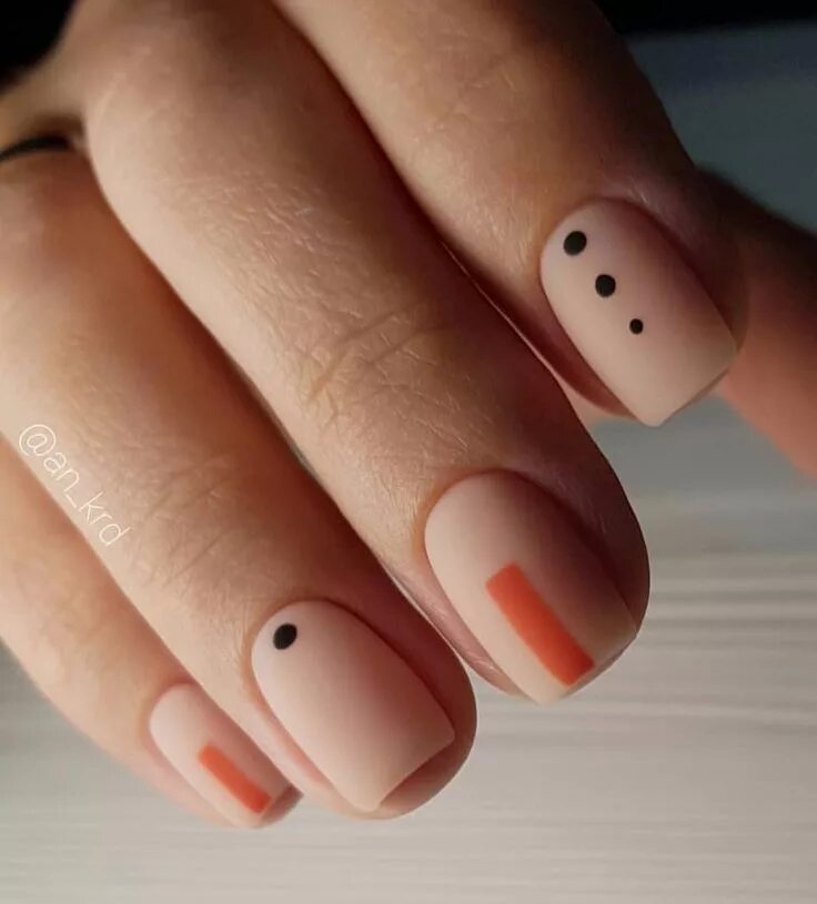 Простой маникюр на короткие ногти Heart Dog Toy Penelope's Pretty Ornaments Minimalist nail art, Minimal nails, Ma