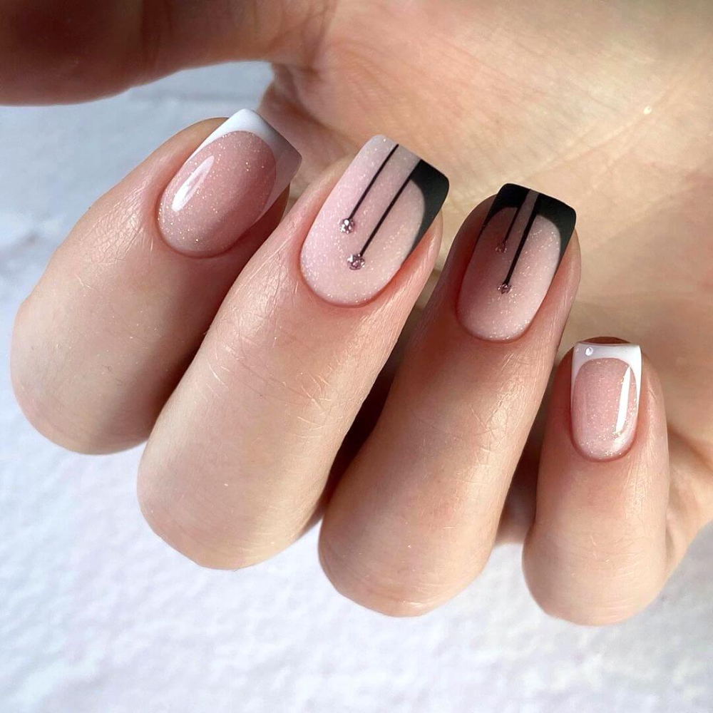 Простой маникюр на квадратные ногти 2024 35 Modern And Creative Designs For French Nail Art French tip nail designs, Fren