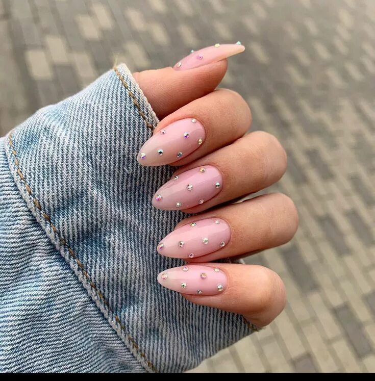 Простой маникюр на миндаль Pin by Katiatia on Ногти Fancy nails, Pink nails, Nails