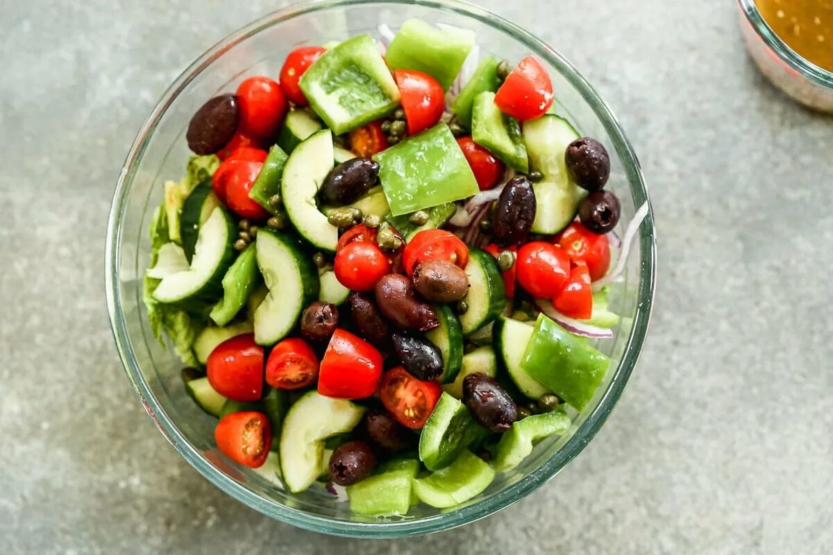 Простой рецепт греческого салата фото Greek Salad - WellPlated.com