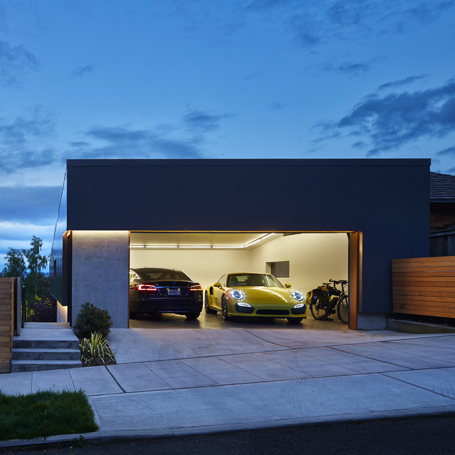 Простые красивые гаражи фото Tesla Garage - Модернизм - Гараж - Сиэтл - от эксперта chadbourne + doss archite