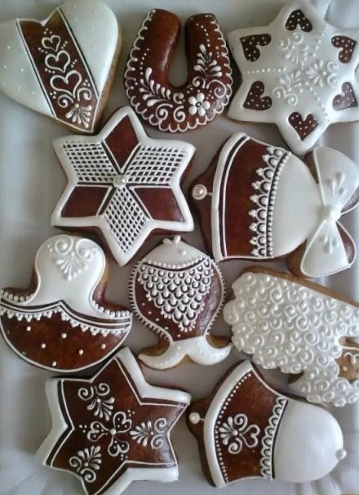 Простые пряники фото Pin by Stormy Weather on Color Duo : Brown & White Christmas sugar cookies, Fanc