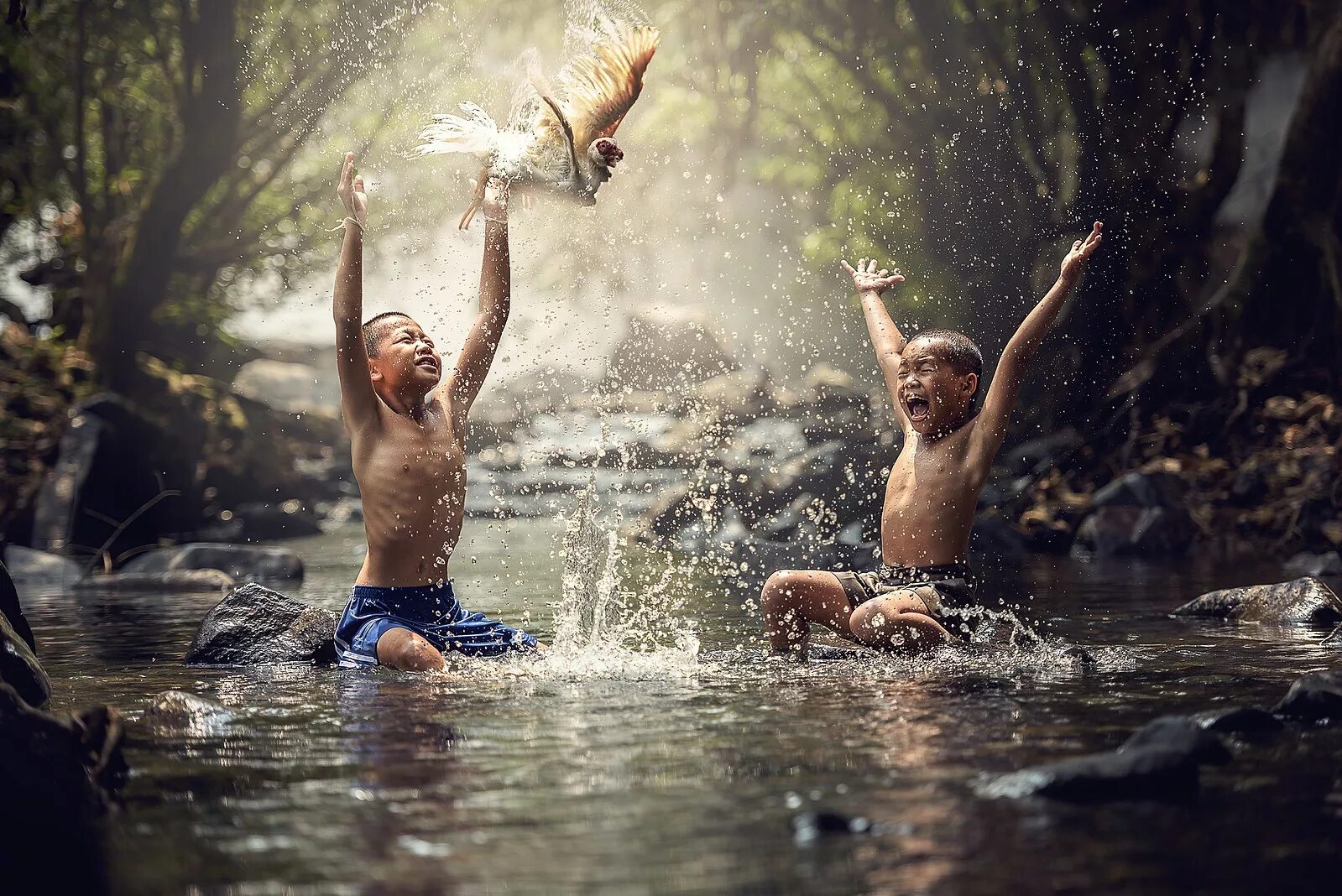 Простые радости фото File:Happy children splashing water.jpg - Wikipedia