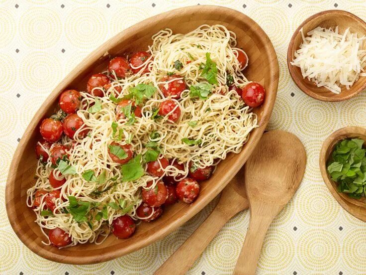 Простые рецепты итальянской кухни с фото Capellini with Tomatoes and Basil Recipe Food network recipes, Recipes, Basil re