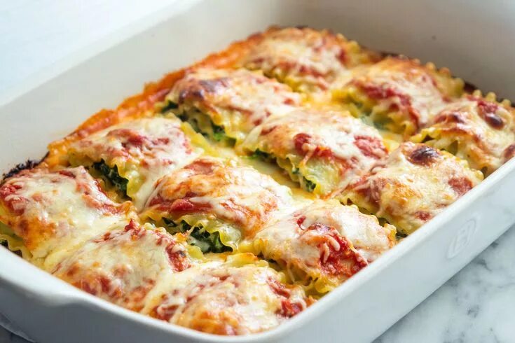 Простые рецепты итальянской кухни с фото Giada's Essential Italian Dishes: Lasagna Rolls - Giadzy Italian dishes, Giada r