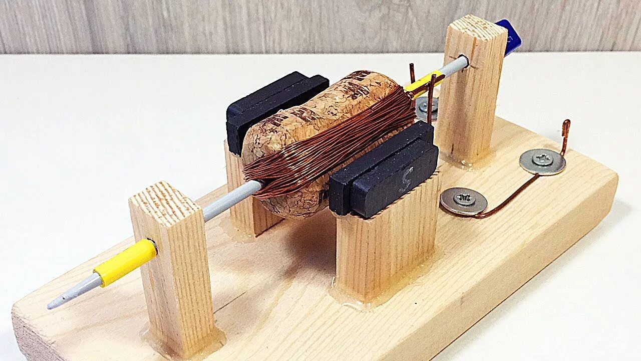 Простые самоделки своими руками в домашних How to make the DC motor from a wine cork ? Awesome DIY project - YouTube