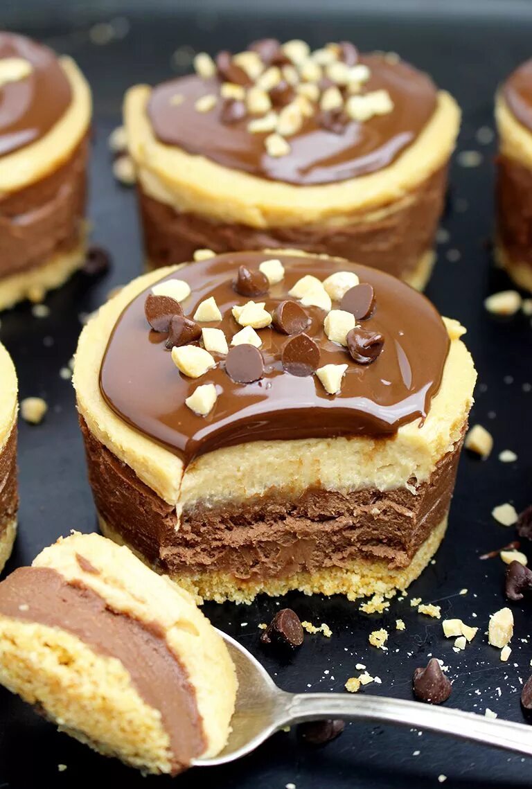 Простые вкусняшки рецепты с фото No Bake Chocolate Peanut Butter Mini Cheesecake Peanut butter desserts, Mini che