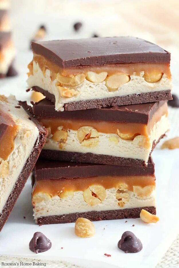 Простые вкусняшки рецепты с фото Homemade Mini 3 Musketeer Bars Homemade snickers, Candy recipes, Christmas candy