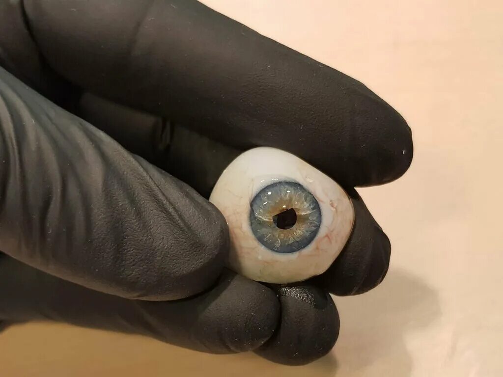 How glassmaker's incredibly realistic prosthetic eyes are giving hope to victims