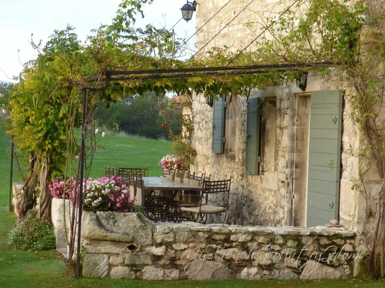 Прованс дача фото IvyRio French country garden, My french country home, Pergola