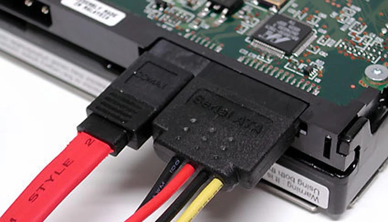 Провод подключения диска SATA 1, SATA 2 ve SATA 3 Arasındaki Fark Nedir? " TechWorm