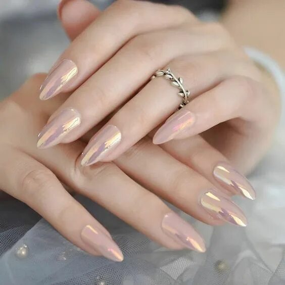 Прозрачные ногти дизайн 2024 зимний модный маникюр 2021 Fake nails, Glue on nails, Long oval nails