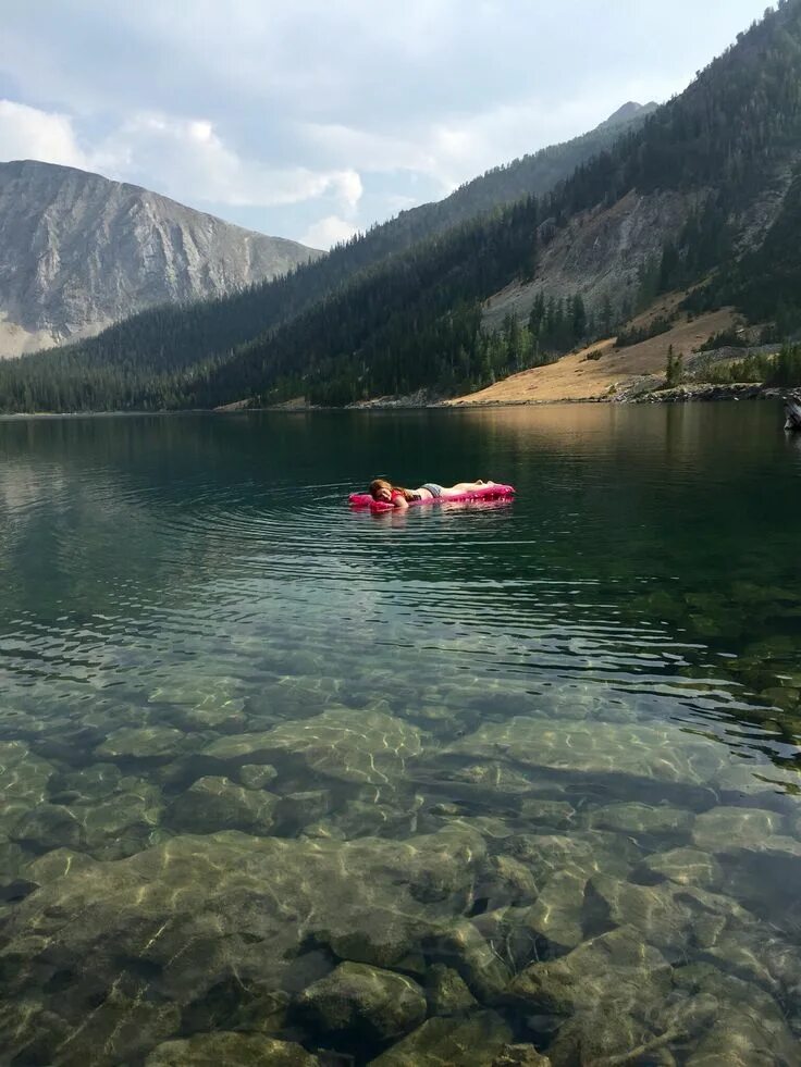 Прозрачные озера фото Storm Lake, Montana... the water is so clear you can see the bottom... it's abou