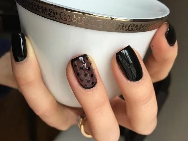 Прозрачный черный маникюр Black Tights Manicure, Black tights, Nails