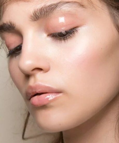 Прозрачный макияж 10 Summer 2019 Makeup Trends You Need To Get On Board With - Society19 UK Glossy