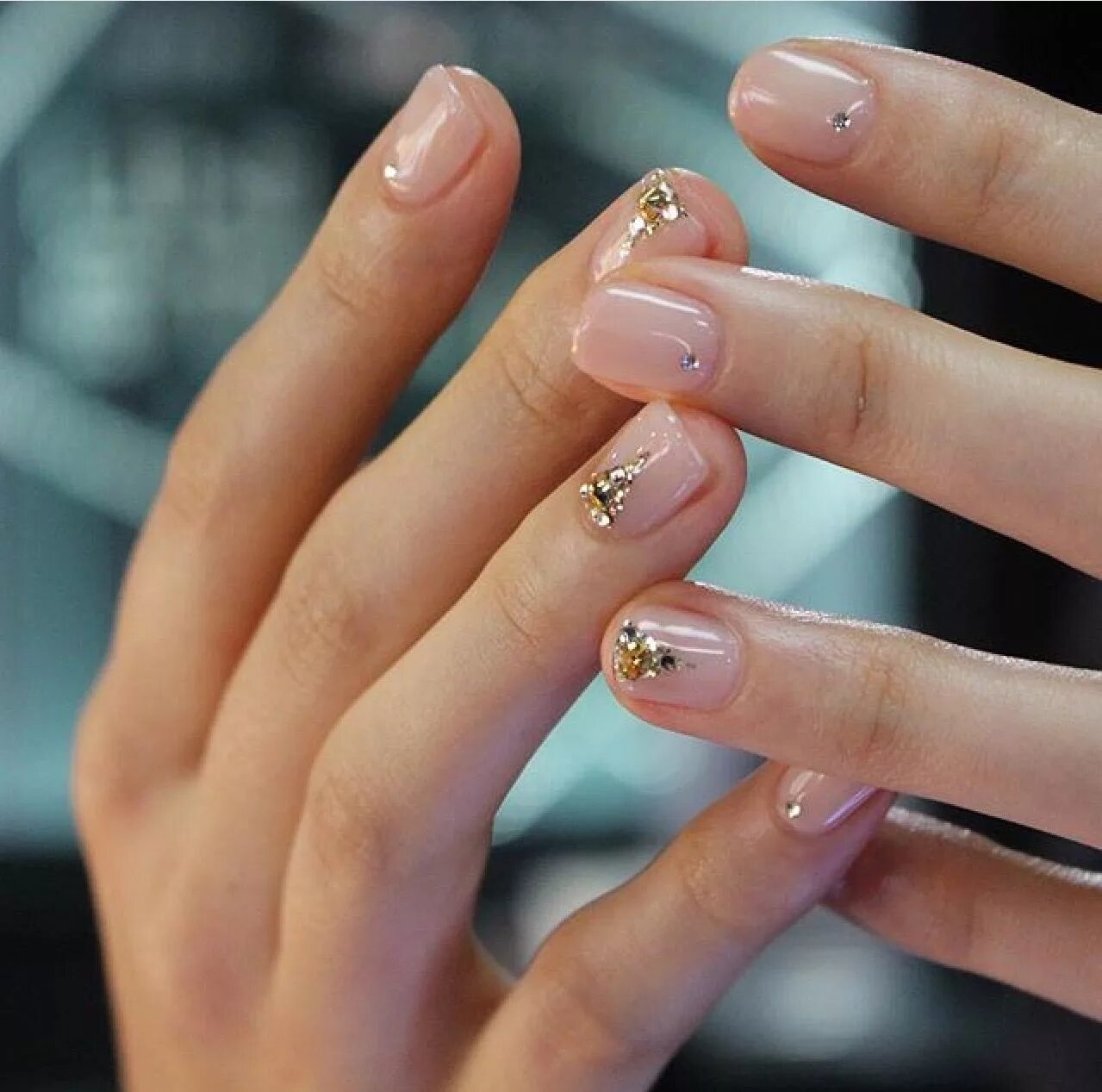 Прозрачный маникюр с рисунком на коротких Pin on lacquer Super nails, Manicure, Trendy nails