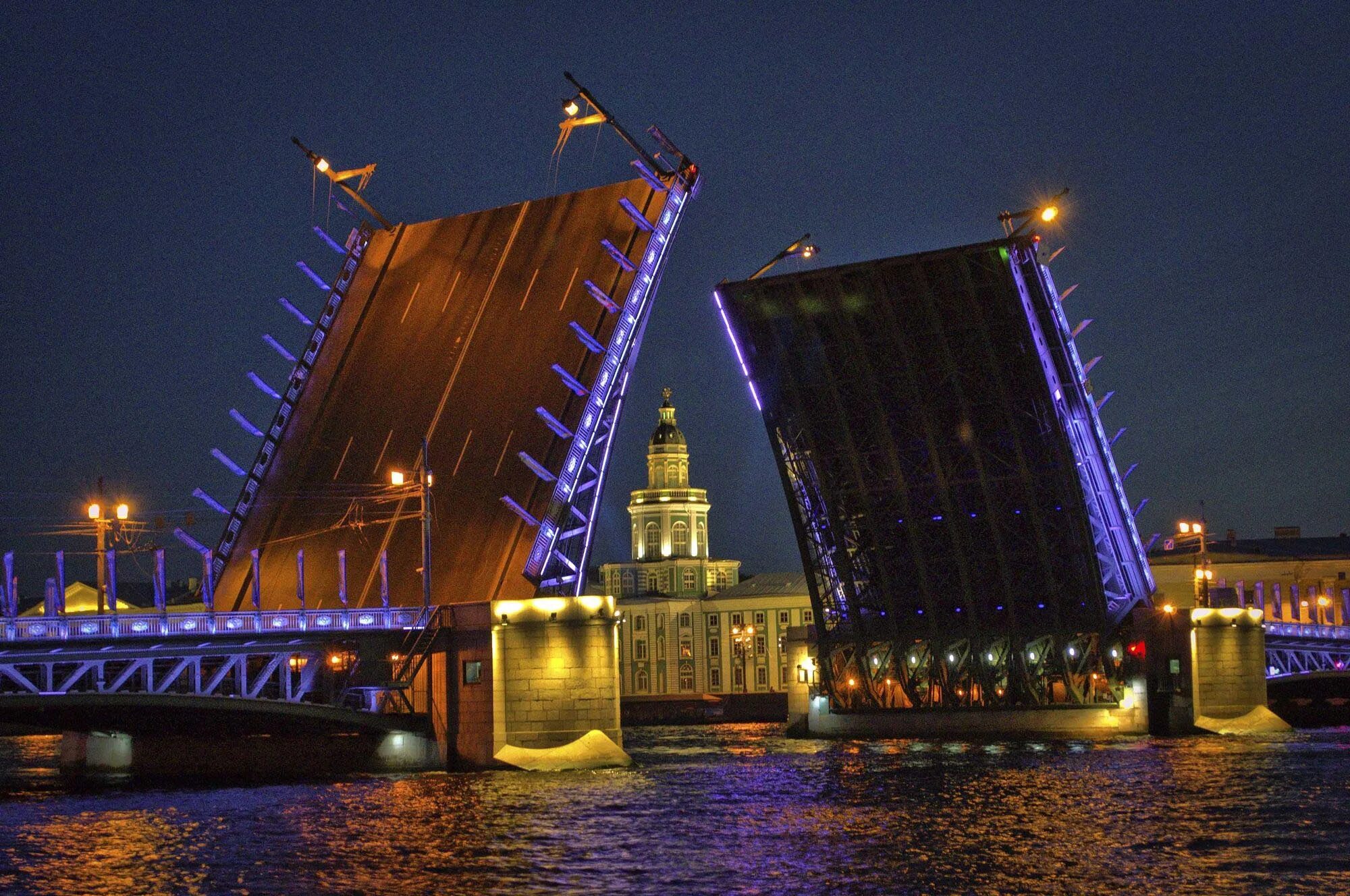 Прозрачный мост санкт петербург фото Прогулка на теплоходе "Истории разводных мостов" в Санкт-Петербурге на GoRu