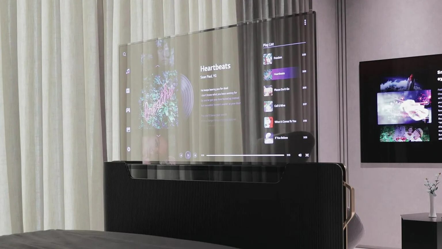 Прозрачный телевизор фото CES 2021: LG demonstrated a hidden screen TV set in the chassis. Amazing idea