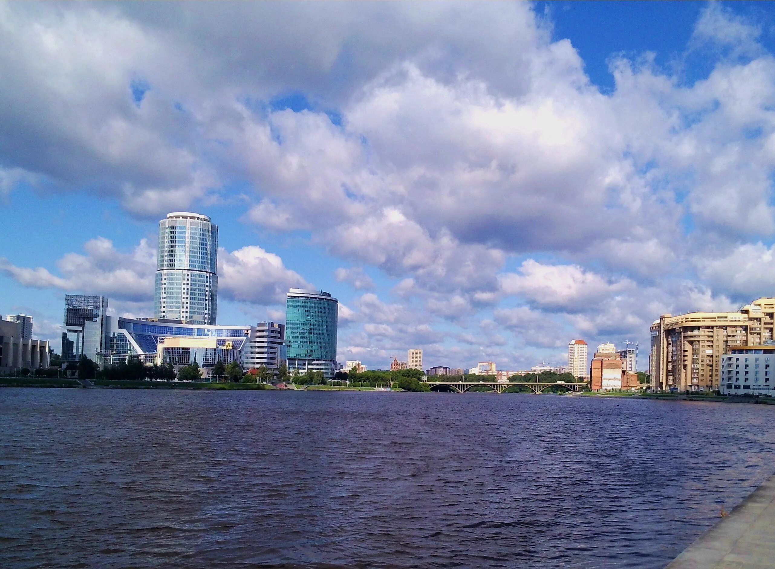 Пруд екатеринбург фото У городского пруда - Фото Дом Солнца. Фотография 4