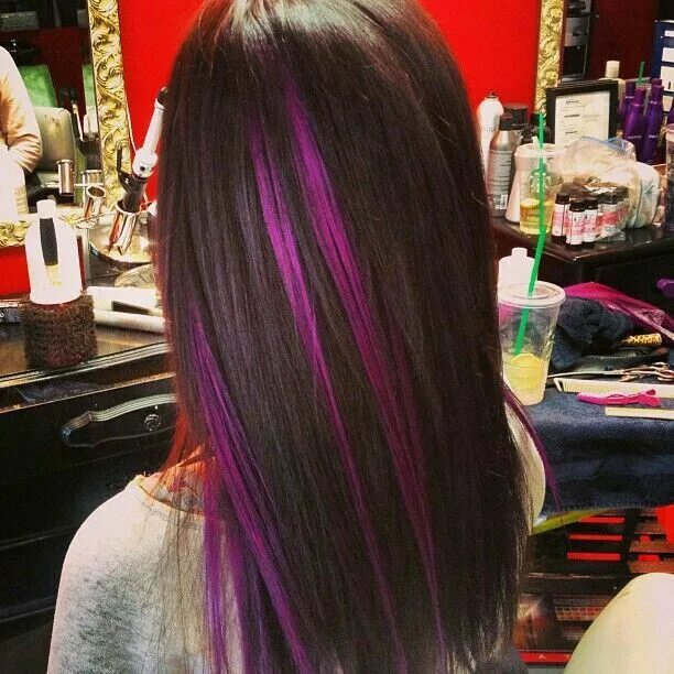 Пряди на темных волосах фото Pin on HAIR Purple hair highlights, Hair color streaks, Hair color purple