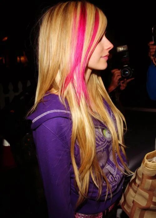 Прядки на светлые волосы фото Pin by Avril Our Warrior on Avril,I’m with you Avril lavigne photos, Hair inspo,