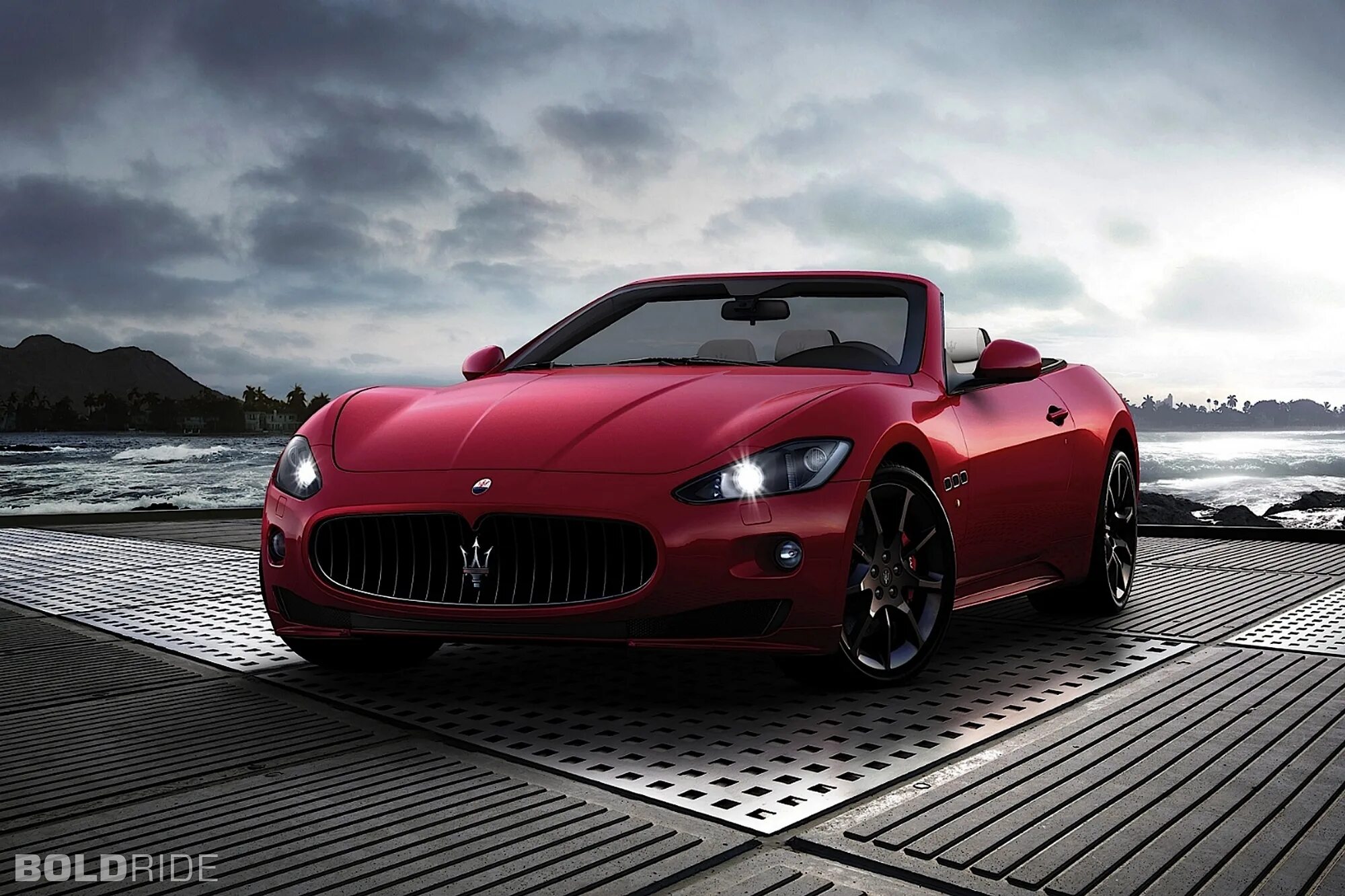 Прямая машина фото Maserati GranCabrio Sport: Фотогалерея, полная информация о модели