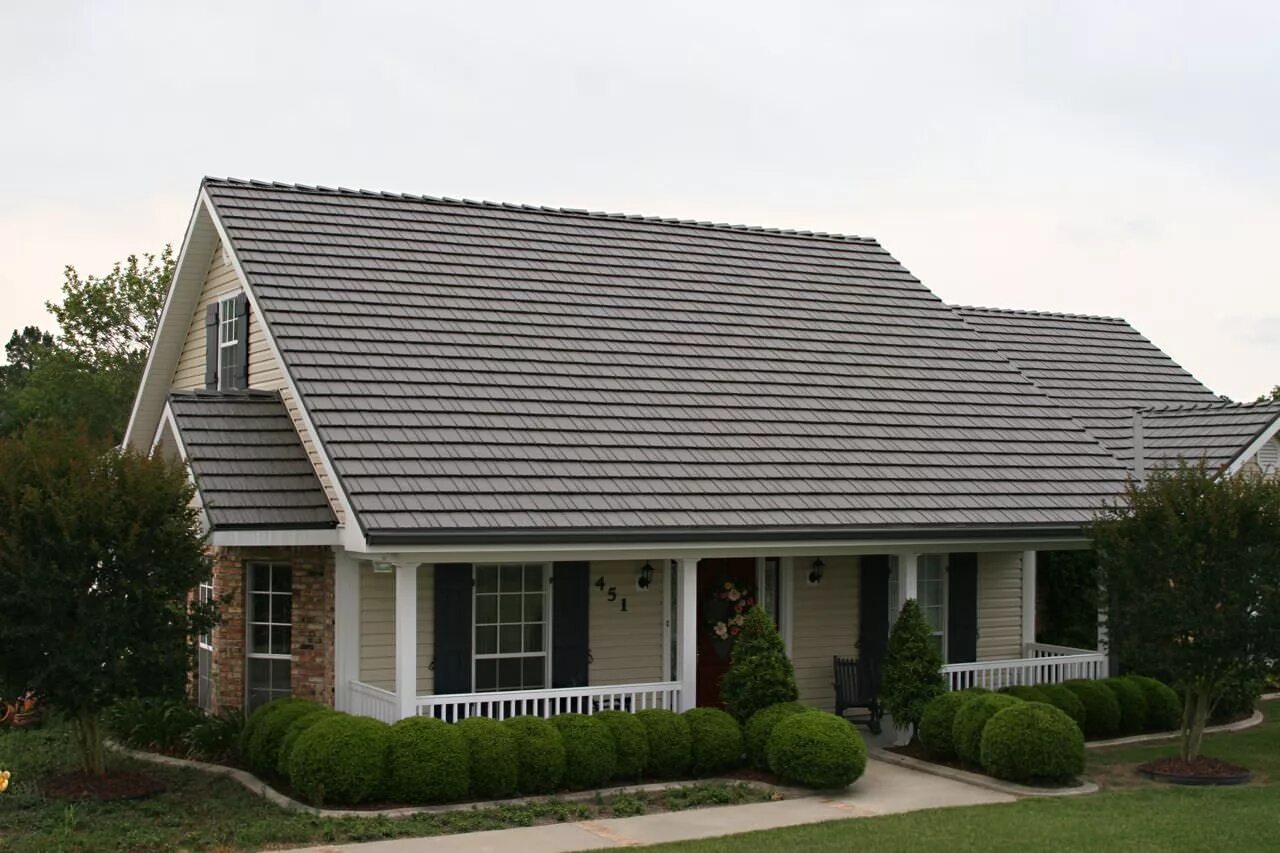 Прямоугольная крыша фото Rustic Shingle - Classic Metal Roofing Systems