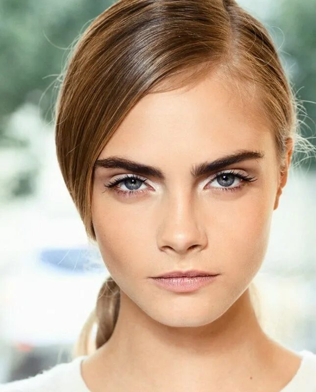 Прямые брови фото 10 Simple Ways to Make Your Eyes Look Bigger White eyeliner, Cara delevingne, Na