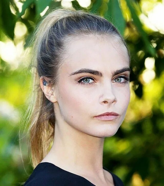 Прямые брови у девушек фото Hair Styling Cara delevingne, Cara delevingne eyebrows, Beauty