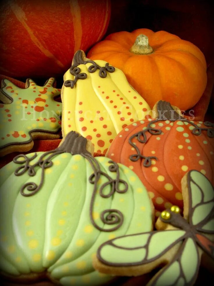 Пряник тыква фото #10 - Pumpkins and Gourds by Lucy (Honeycat Cookies) Fall decorated cookies, Fal