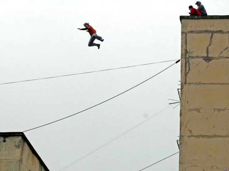 Прыгаю с крыши фото Épinglé sur Parkour L'amour