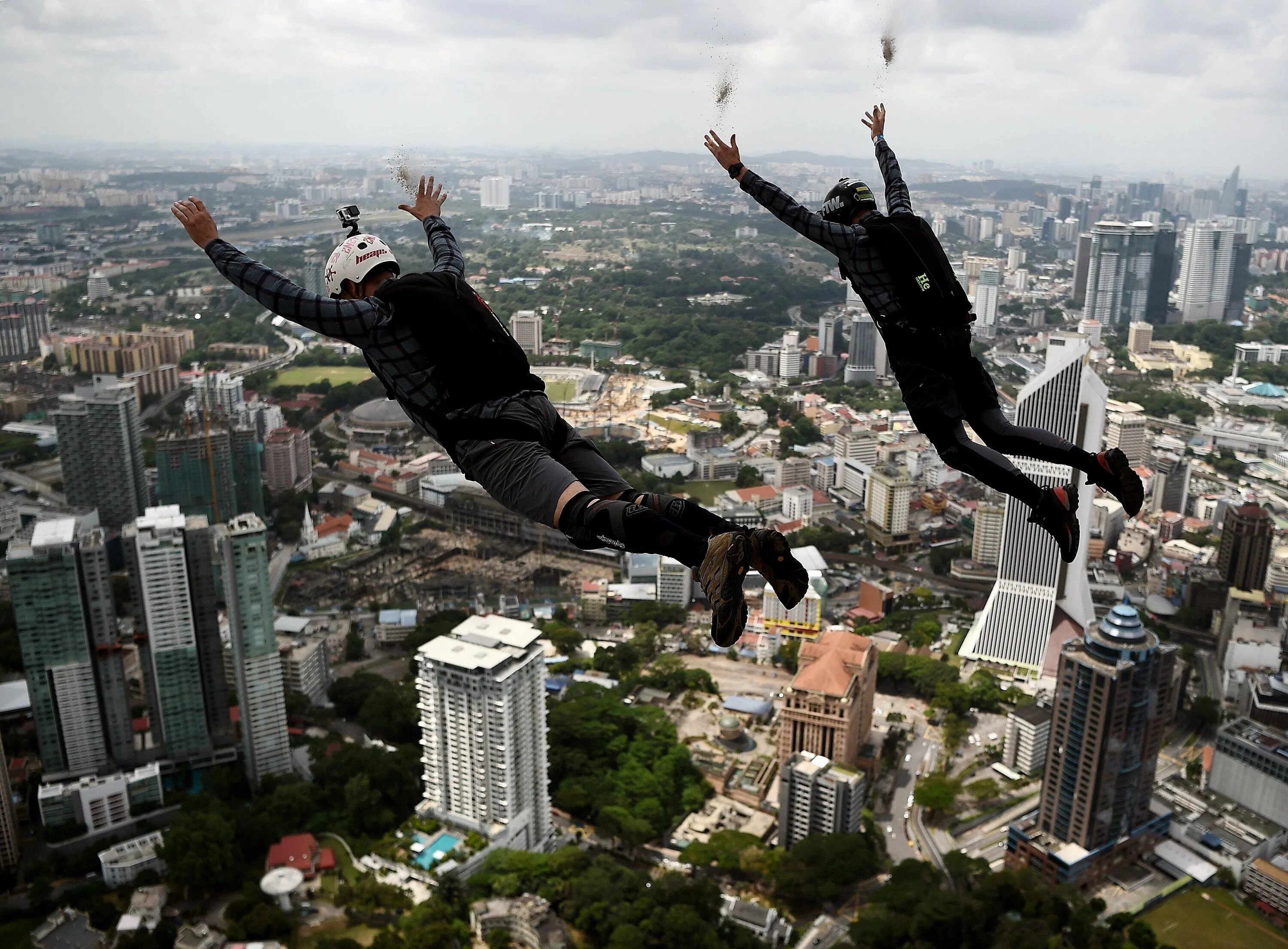 Прыжок с крыши фото What I Learned About Mentoring From Skydiving