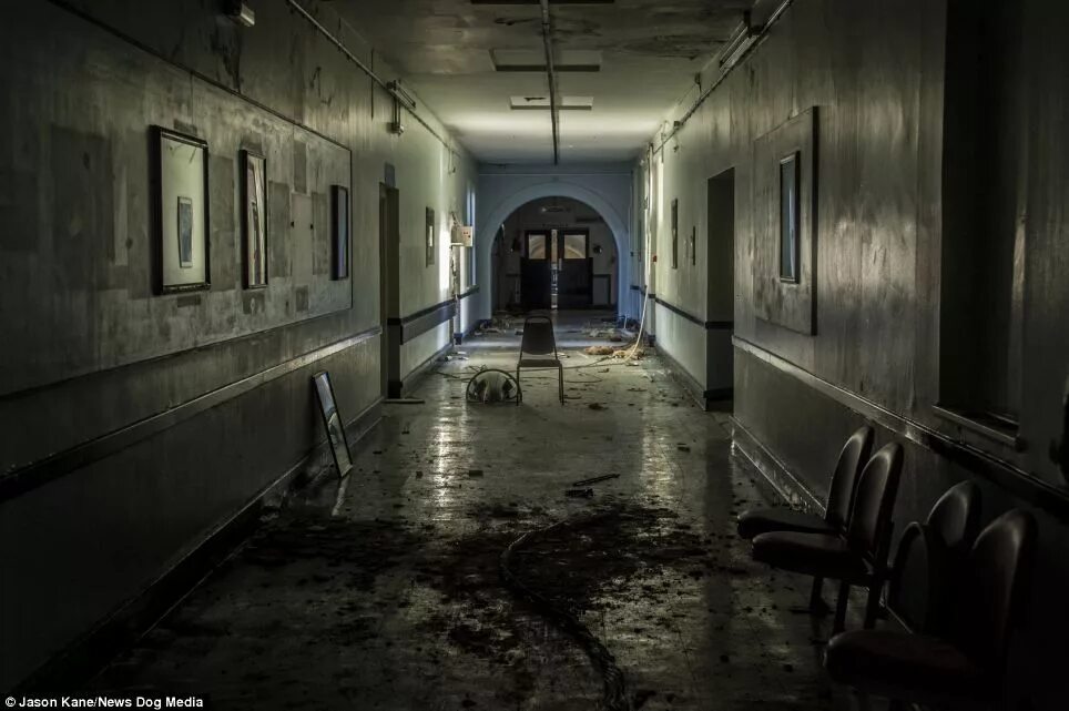 Психиатрическая больница фото внутри Eerie pictures show crumbling shell of abandoned Victorian hospital in 2024 Aban